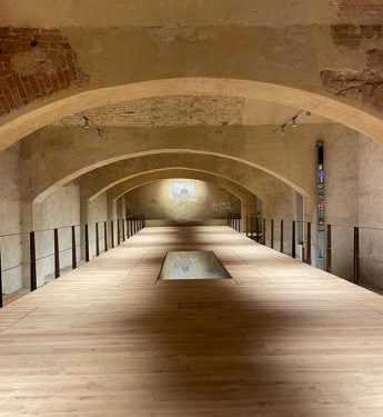 La strada interna dell’antico ospedale di Santa Maria si svela alla città di Siena