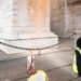 Milano, attivisti di Ultima Generazione imbrattano Arco della Pace