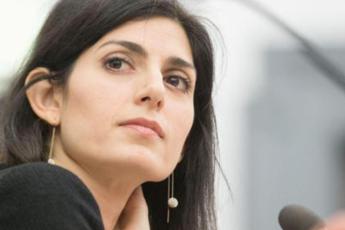 Paragonò Virginia Raggi a Ciancimino, chiesti 4 mesi per Sgarbi