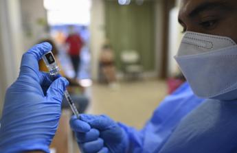 Vaccini, Cittadinanzattiva: “Organizzazione disomogenea non garantisce accesso”