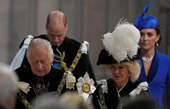 “Carlo e Kate razzisti con Archie, figlio Harry e Megan?”: bufera a Buckingham Palace