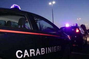 Orrore nel Bresciano: violentata, torturata e abbandonata in strada con mani e piedi legati