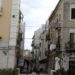 Bari, camion gli urta il balcone: marito e moglie cadono giù dal primo piano
