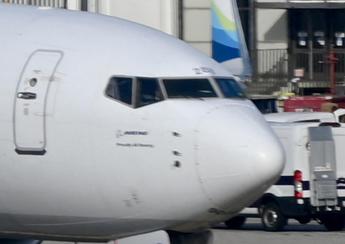 Boeing 737 Max 9, United Airlines: “Trovati bulloni allentati su diversi velivoli”