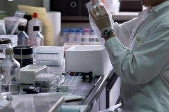 Gsk con Fleming Initiative e Ia avanzata contro antimicrobico resistenza