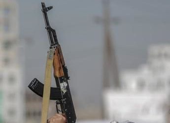 Mar Rosso, nuovo attacco Houthi: caccia Usa e Gb abbattono 18 droni e 3 missili