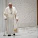 Papa: “Ho un problema, un po’ di bronchite”