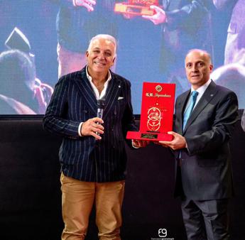 Premio ‘Gioacchino da Fiore’ a Mario Sposato, artista del riciclo