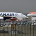 Rissa sul volo Ryanair per le Canarie: pilota costretto ad atterrare, arrestato passeggero