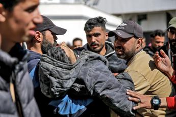 Gaza, Biden vuole tregua di 6 settimane. Usa preparano aiuti da aerei