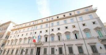 Iran, Palazzo Chigi: “Civili non possono pagare il prezzo delle colpe del regime”