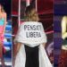 Sanremo 2024, dal tanga di Anna Oxa al ‘Pensati libera’ di Ferragni: i look memorabili