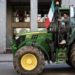 Trattori in partenza verso Sanremo: “Portiamo la nostra protesta all’Ariston”