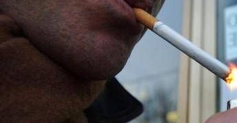 Tumori: Aiom, ‘105 mila diagnosi ogni anno in Italia causate dal fumo’