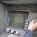 Roma, lo uccidono per rubargli tessera del reddito cittadinanza: due arresti a Velletri