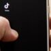 TikTok rischia di scomparire dai telefoni americani. Il divieto di nuovo al Congresso