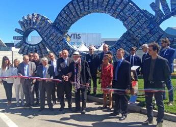 Arte e riciclo, presentata l’opera Terzo Paradiso Recycling