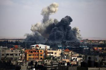 Attacco a Rafah, gli Usa fermano l’invio di armi a Israele: “Siamo stati chiari fin dall’inizio”