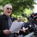 De Niro fuori dal tribunale del processo Trump: “Se torna scordiamoci la libertà”