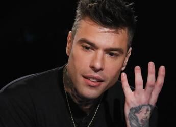 Fedez non parteciperà alla prima puntata dello show Cattelan su Rai2: “Motivi di salute”