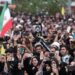 Iran, in migliaia a Teheran per l’ultimo saluto a Raisi