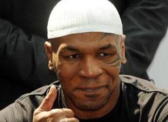 Mike Tyson, malore in volo: nausea, vertigini, cosa è successo