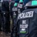 Reichsbürger, chi sono i ‘cittadini dell’impero tedesco’ a processo in Germania