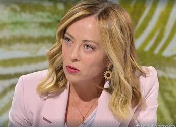 Ucraina, Meloni: “Stoltenberg? Bisogna essere prudenti, ma Nato mantenga fermezza”