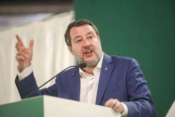 Ucraina, Salvini: “Da Ue toni bellici, lavorare con Usa per la pace”. Forza Italia: “Matteo affascinato da Trump”