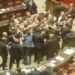 Autonomia, caos alla Camera: “Pugni in testa a deputato M5S Donno”