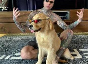 Fedez rompe il silenzio social, la foto con (la sosia di) Paloma