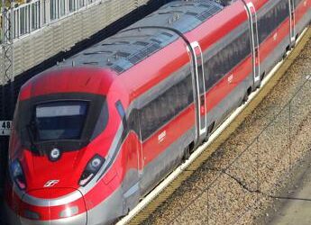 Treni, circolazione fortemente rallentata su Alta velocità Bologna-Firenze: ritardi fino a 90 minuti