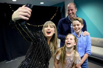 William si scatena con Taylor Swift, il principe con i figli al concerto di Londra