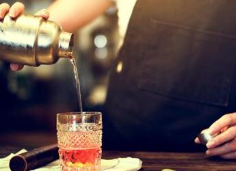 Il lavoro più richiesto senza laurea? E’ il global bartender