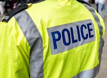 Londra, 14enne accoltellato a morte su bus: caccia al killer