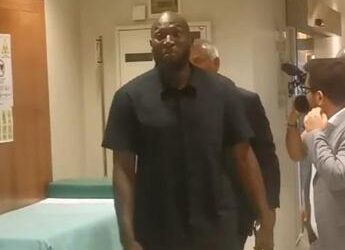 Lukaku è pronto per il Napoli: cori a Villa Stuart per le visite mediche