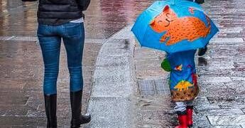 Maltempo, allerta meteo arancione oggi in Campania, Calabria, Puglia e Sicilia. L’elenco delle scuole chiuse