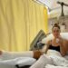 Matilde Gioli in ospedale con la gamba rotta: “Scrivetemi titoli di libri e film preferiti”