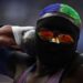 Parigi 2024, atleta mascherata a caccia dell’oro: chi è Raven Saunders