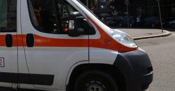 Tragedia a Genova, bimbo di 5 anni cade da una finestra al terzo piano e muore