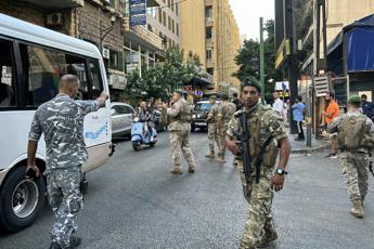 Esplosioni cercapersone Hezbollah, microcariche dietro lo scoppio: l’ipotesi dell’esperto