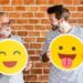 Ridere cura l’occhio secco, la ‘terapia del sorriso’ funziona come un collirio