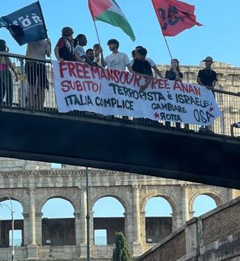 “Terrorista è Israele”, blitz Collettivi al Colosseo a sostegno palestinesi arrestati