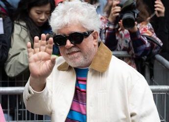 Venezia 81, oggi sfida a due tra il film italiano ‘Vermiglio’ e il nuovo di Almodóvar