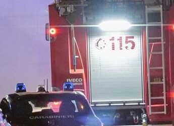 Autocarro sbanda e finisce contro guardrail, 2 morti su statale tra Foggia e San Severo