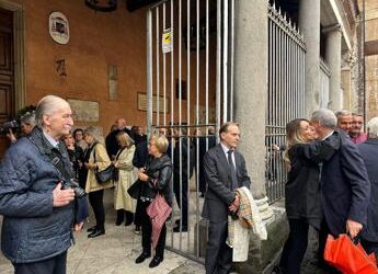 Battistoni, l’ultimo saluto a San Lorenzo in Lucina. Gualtieri: “Ha reso Roma grande nel mondo”
