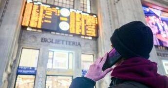 Caos treni alla Vigilia di Natale, guasto a nodo ferroviario di Napoli e ritardi di oltre un’ora su Alta Velocità e Intercity