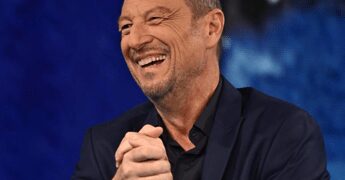 Amadeus è il quarto giudice del serale di ‘Amici 25’, il video-annuncio