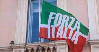 Forza Italia, l’invito dei fratelli Berlusconi e di Tajani all’unità: Costa capogruppo di mediazione