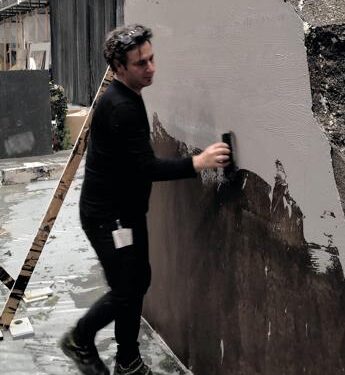 Cambi di scena con ritmi da pit stop e 180 metri cubi di polistirolo. I segreti della Prima della Scala 2024